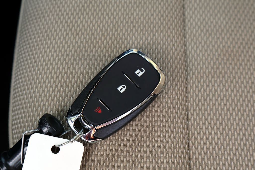 Used 2022 Chevrolet Traverse LS AWD/4WD image 38