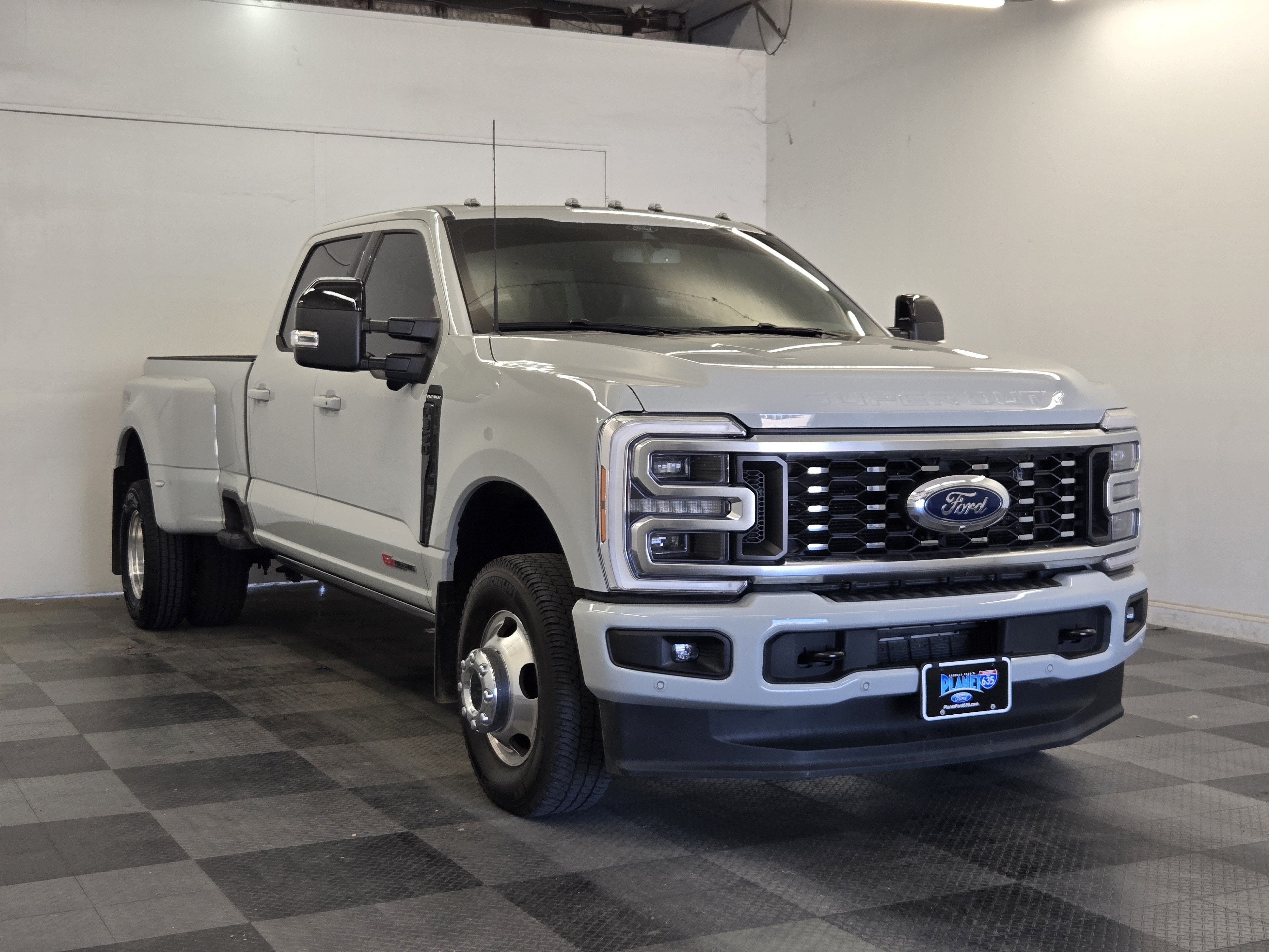 Certified 2026 Ford F350 Platinum AWD/4WD image 2