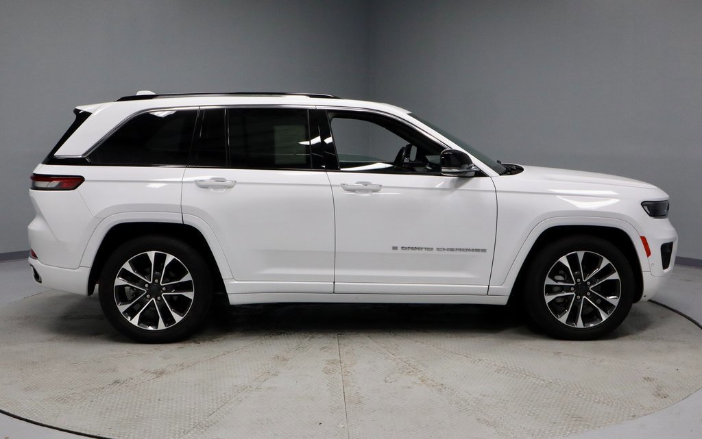 Used 2022 Jeep Grand Cherokee Overland w/ Luxury Tech Group IV image 6