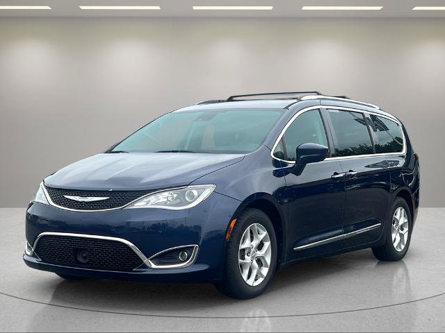 Used 2017 Chrysler Pacifica Touring-L Plus w/ Advanced Safetytec Group FWD image 3