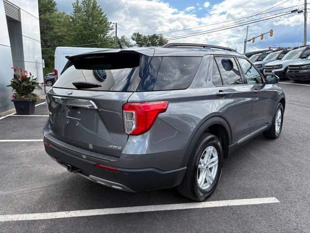 Certified 2022 Ford Explorer XLT w/ Equipment Group 202A AWD/4WD image 3