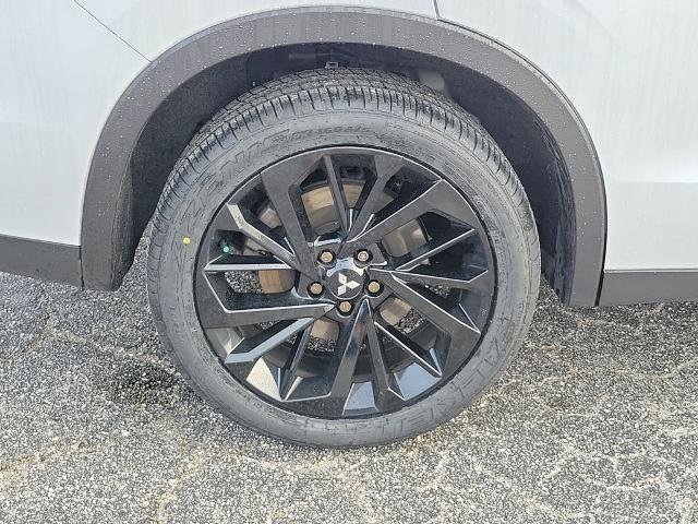 Used 2024 Mitsubishi Outlander SE Black Edition image 6