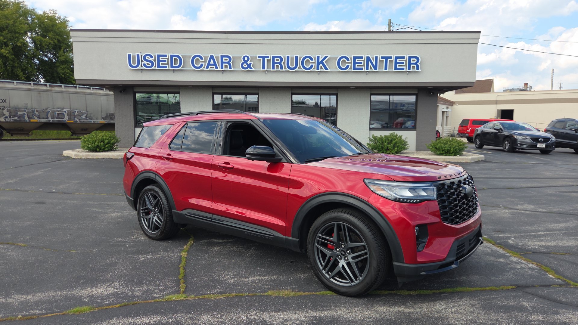 Certified 2025 Ford Explorer ST AWD/4WD image 29
