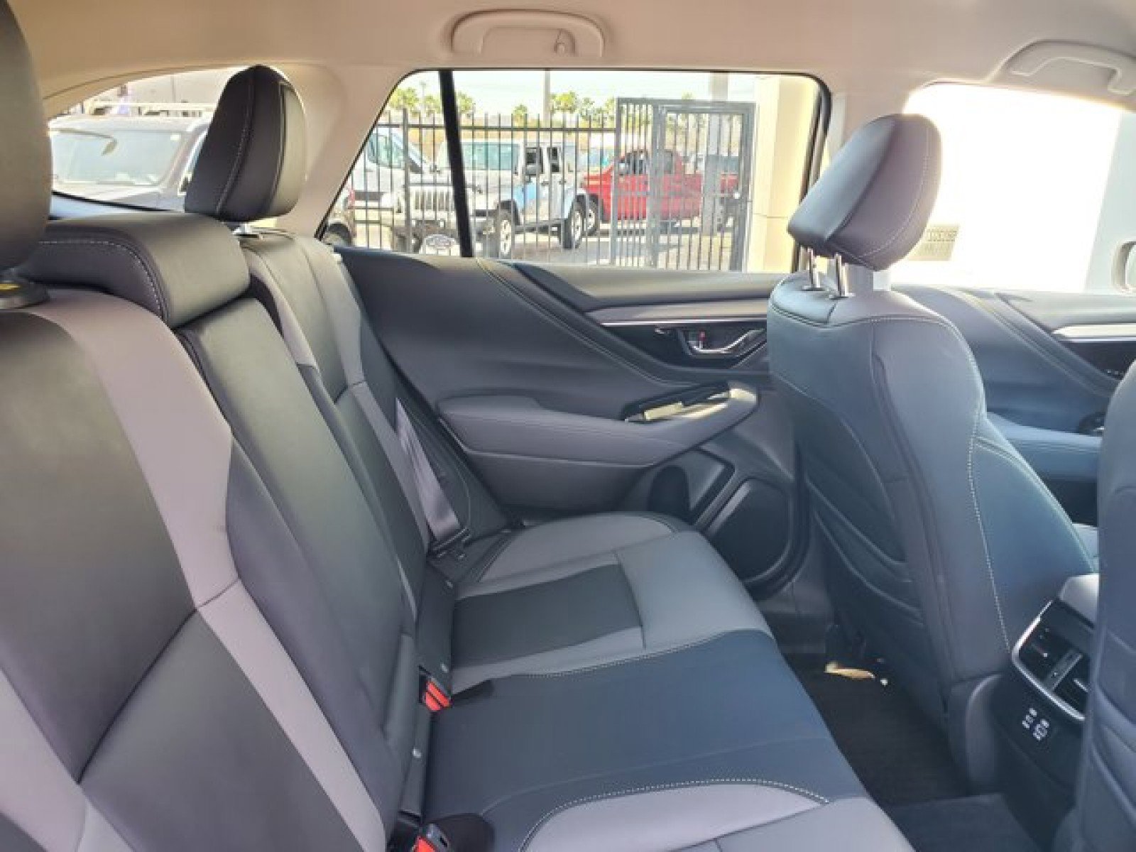 Used 2023 Subaru Outback Onyx Edition image 30