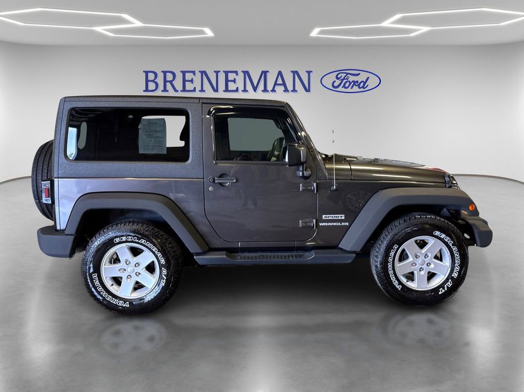Used 2017 Jeep Wrangler Sport w/ Quick Order Package 24S AWD/4WD image 4