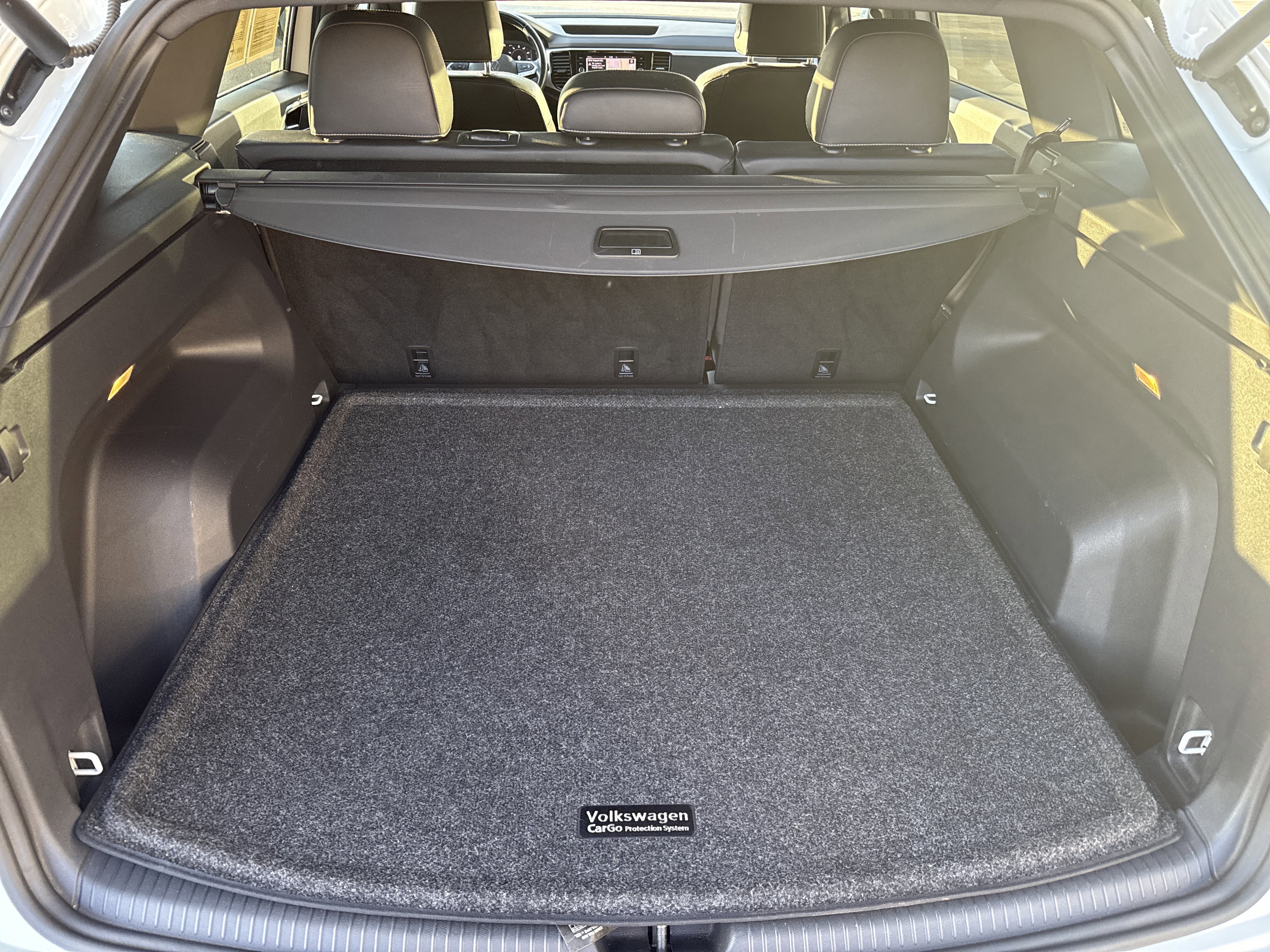 Used 2020 Volkswagen Atlas Cross Sport SEL R-Line image 27