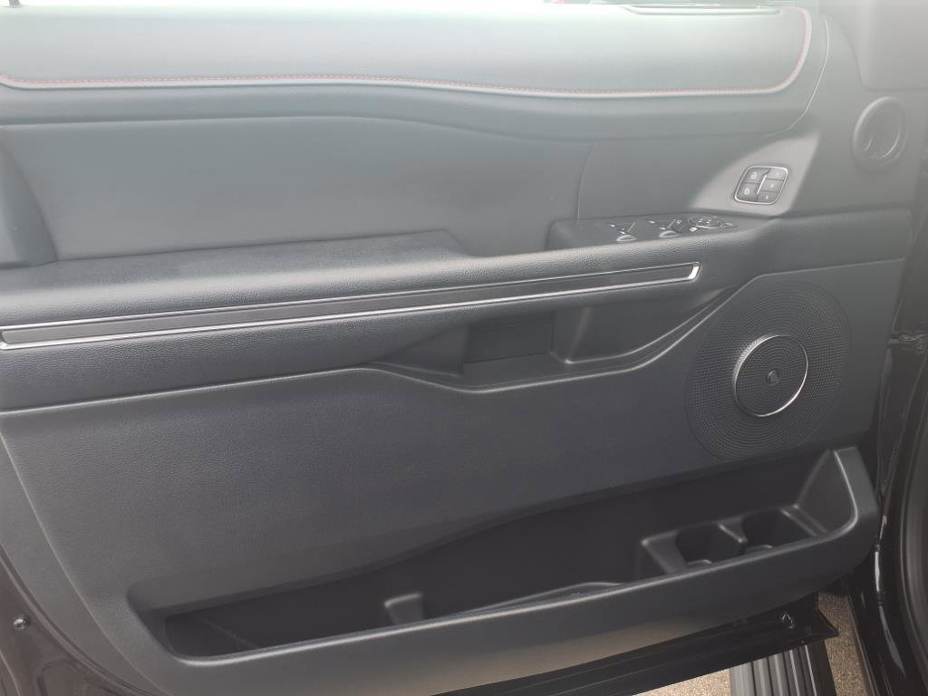 Certified 2022 Ford Expedition Limited image 12