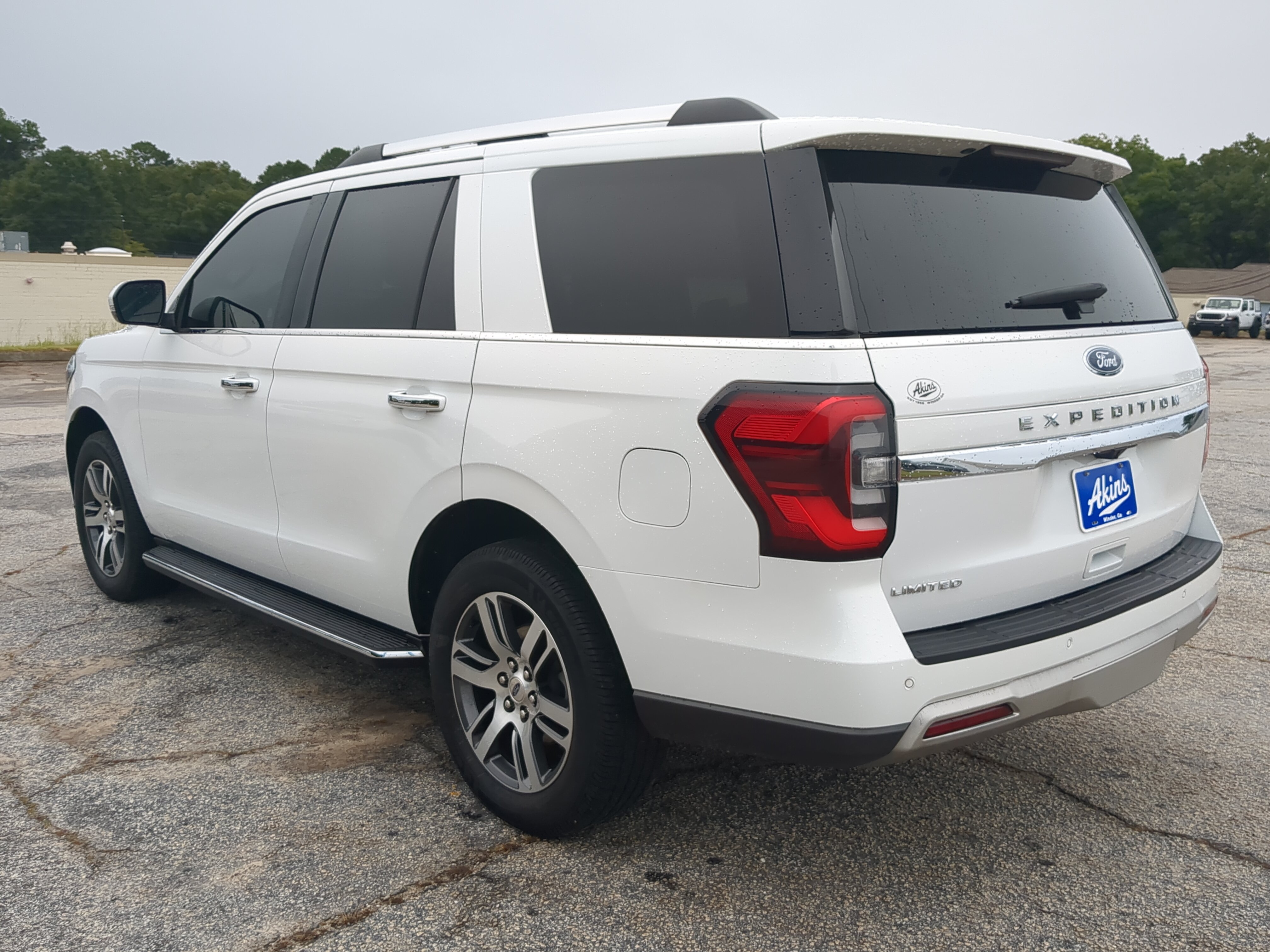 Certified 2022 Ford Expedition Limited AWD/4WD image 5