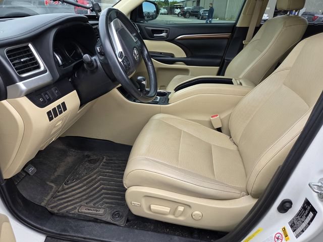 Used 2019 Toyota Highlander Limited FWD image 7