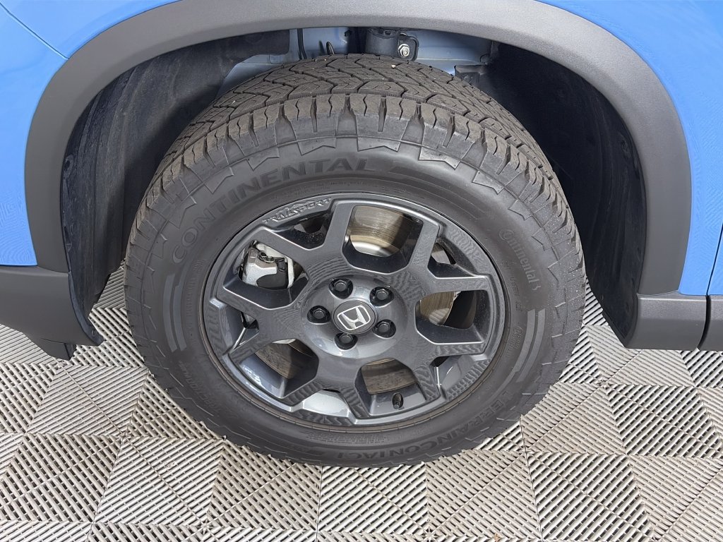 Used 2025 Honda Pilot TrailSport image 8