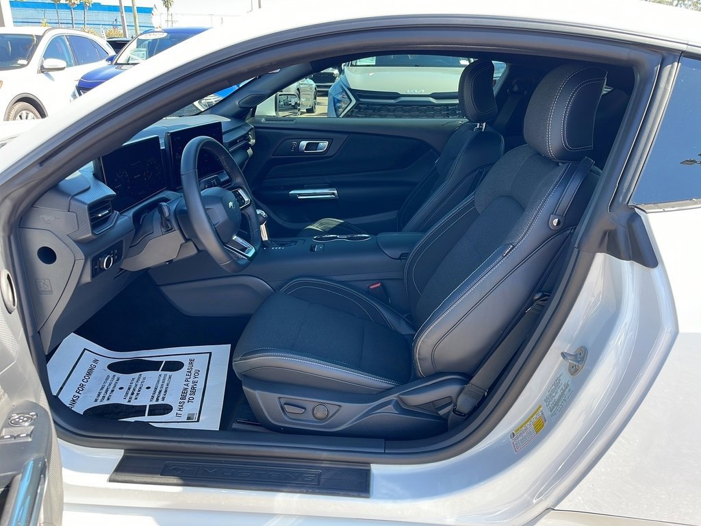 Certified 2025 Ford Mustang Coupe image 12