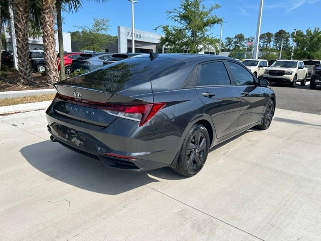 Used 2022 Hyundai Elantra SEL FWD image 4