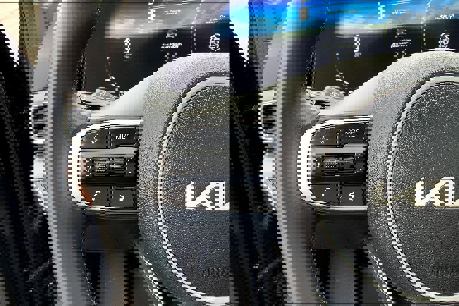 Used 2024 Kia Sportage SX image 21