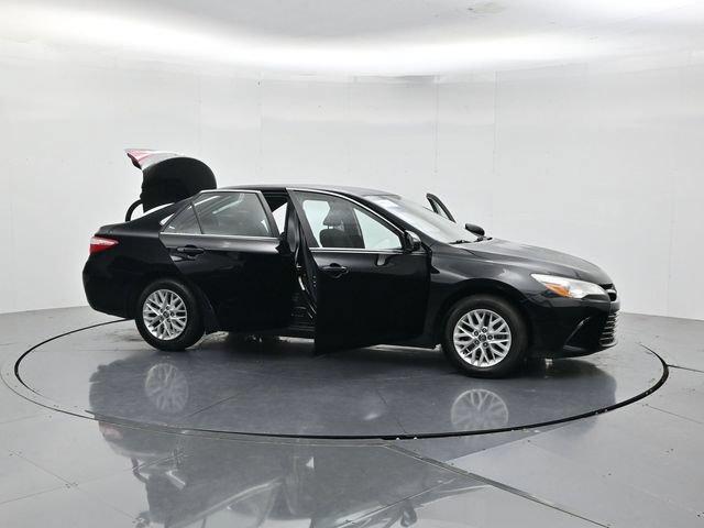 Used 2017 Toyota Camry LE FWD image 52