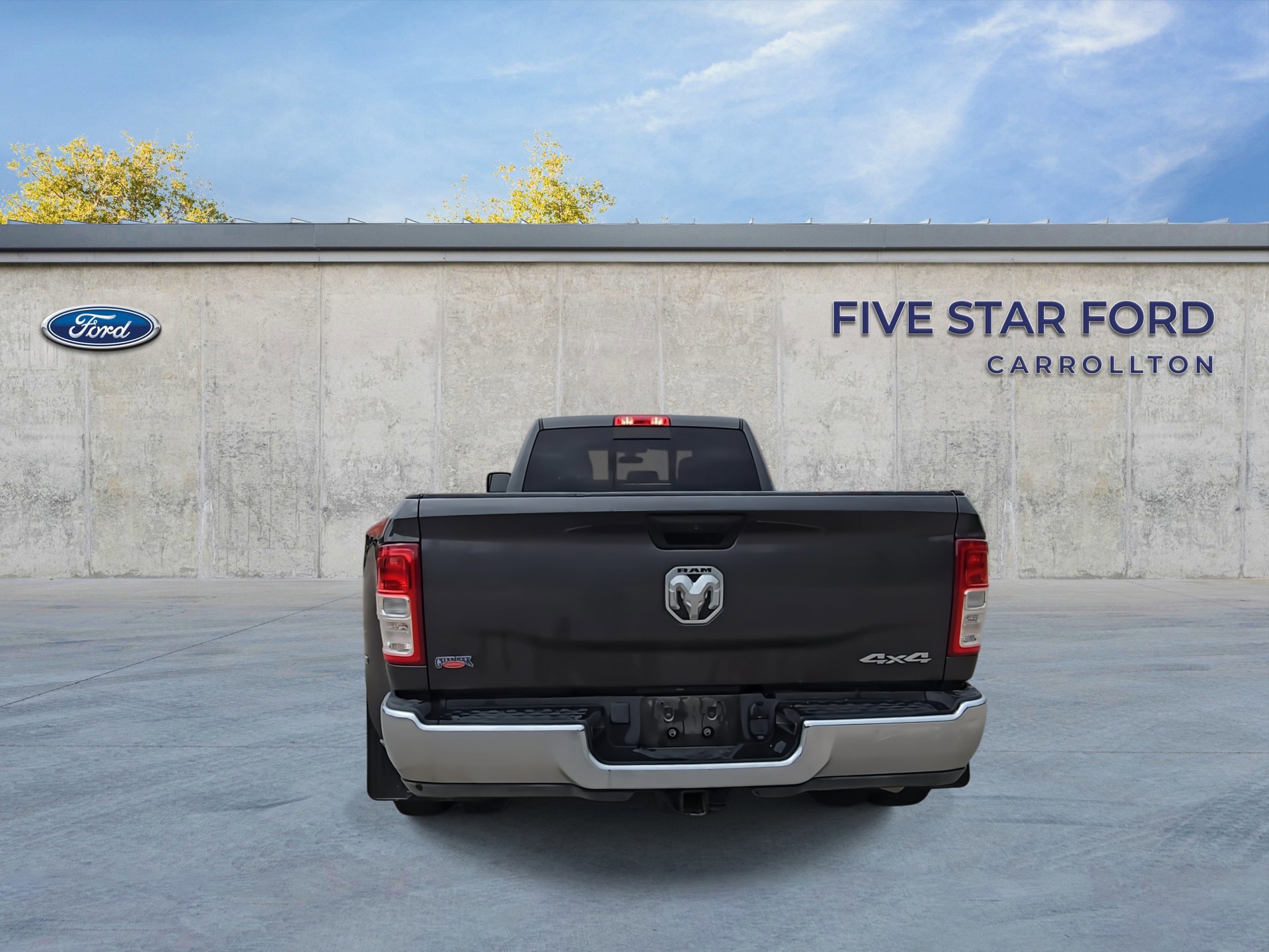 Used 2024 RAM 3500 Tradesman w/ Chrome Appearance Group image 4