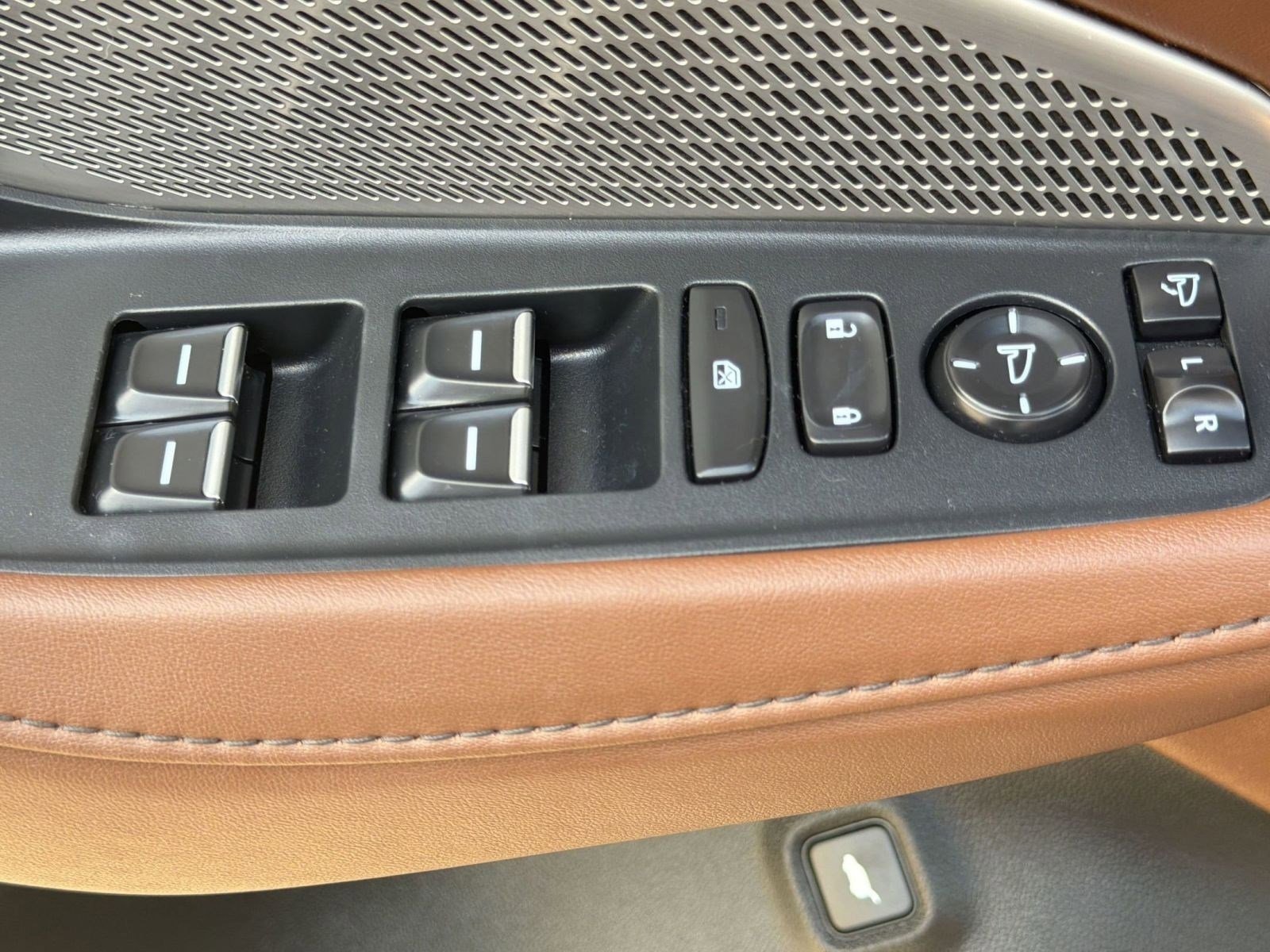 Used 2023 Acura MDX FWD w/ Technology Package image 12