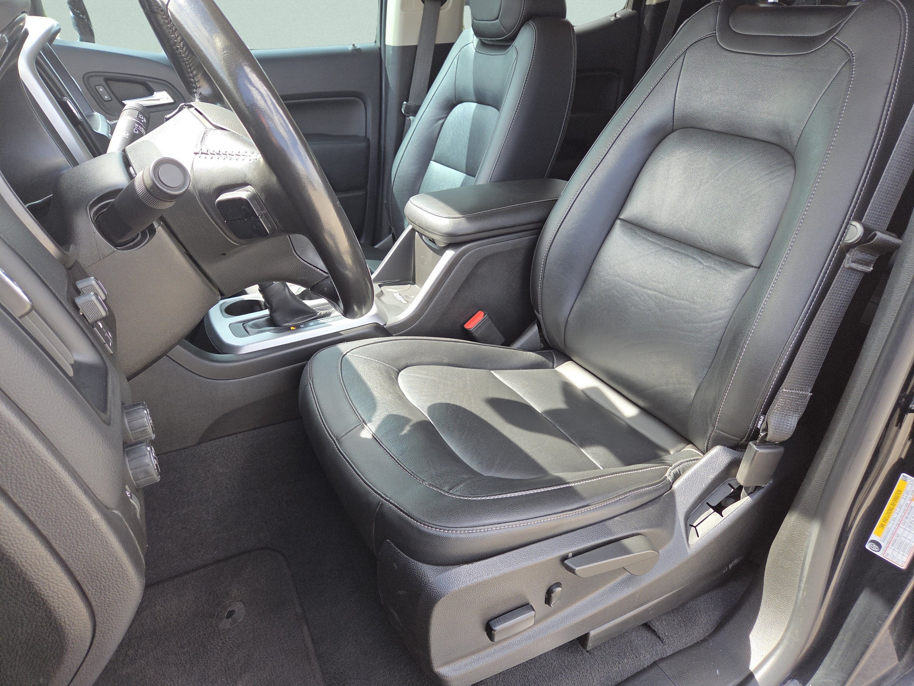 Used 2022 Chevrolet Colorado ZR2 w/ ZR2 Midnight Special Edition AWD/4WD image 5