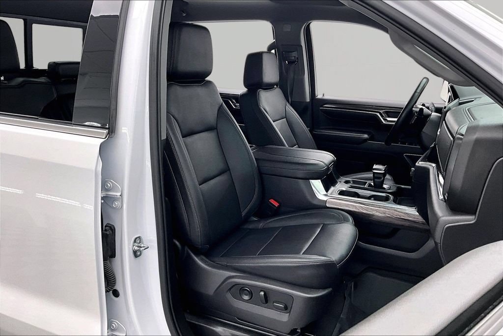 Used 2023 Chevrolet Silverado 1500 LTZ w/ Technology Package AWD/4WD image 7