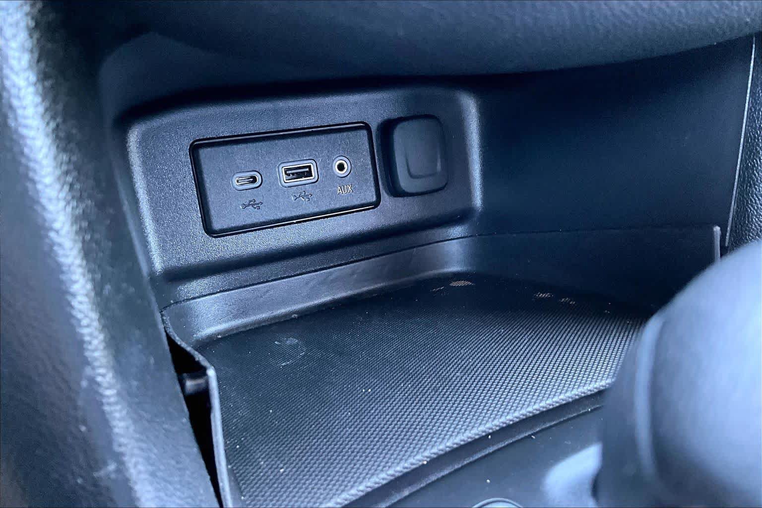 Used 2024 Chevrolet Equinox LT AWD/4WD image 32
