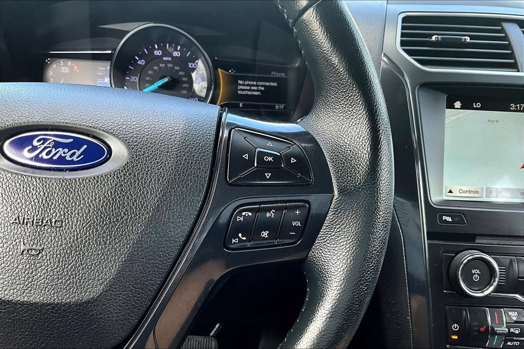 Certified 2018 Ford Explorer XLT w/ Equipment Group 202A FWD image 12