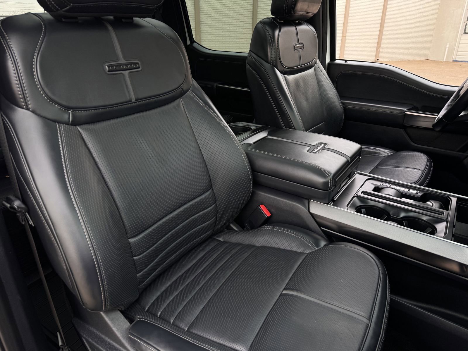 Certified 2022 Ford F150 Platinum w/ Equipment Group 701A High image 28