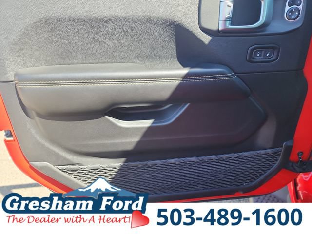 Used 2024 Jeep Wrangler Unlimited Sahara w/ Dual Top Group AWD/4WD image 18
