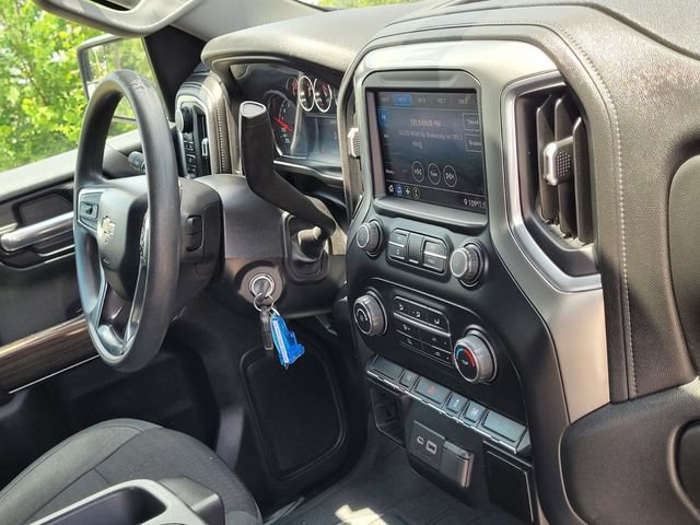 Used 2020 Chevrolet Silverado 1500 LT AWD/4WD image 12