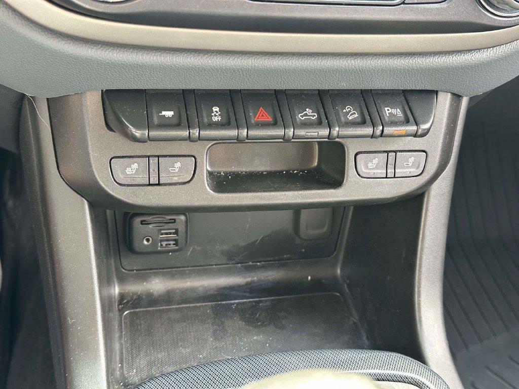 Used 2022 Chevrolet Colorado Z71 AWD/4WD image 21