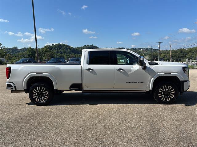 Used 2025 GMC Sierra 3500 Denali Ultimate AWD/4WD image 5