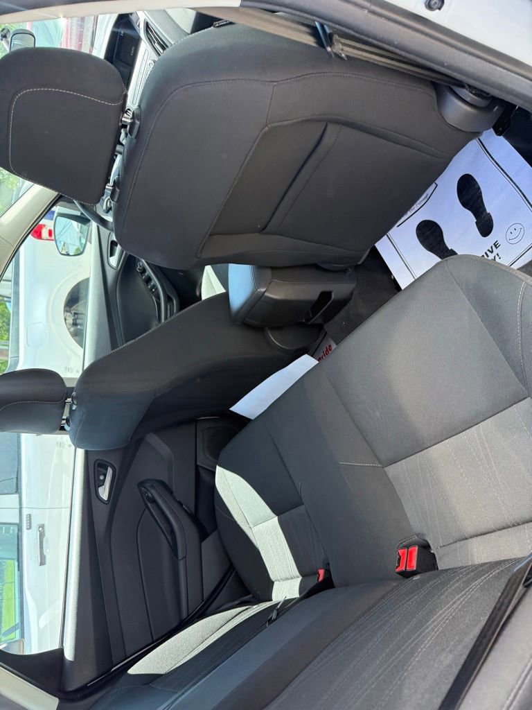 Certified 2018 Ford Focus SE FWD image 16