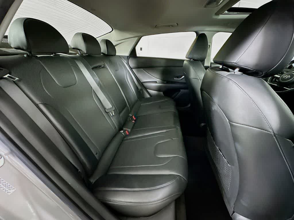 Used 2022 Hyundai Elantra Limited FWD image 33