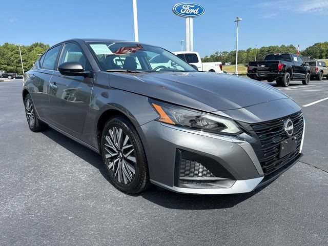 Used 2025 Nissan Altima 2.5 SV FWD image 27