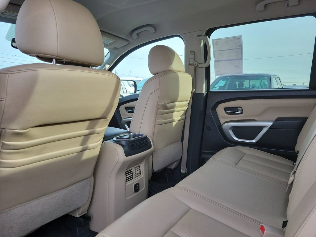 Used 2017 Nissan Titan SL image 15