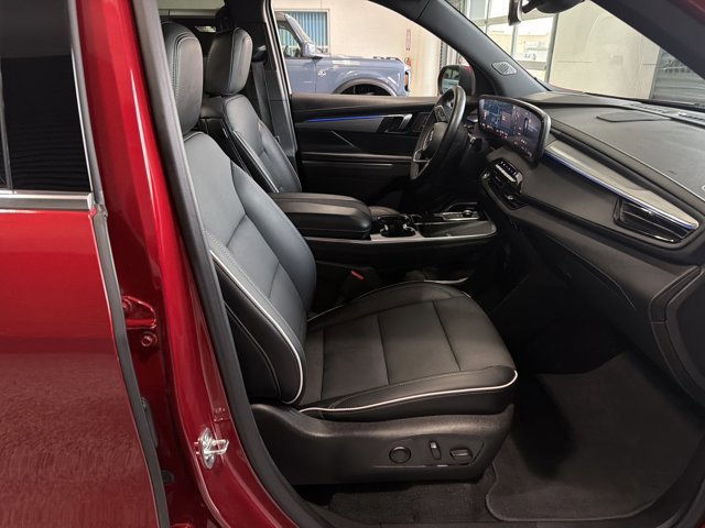 Used 2025 Buick Enclave Preferred image 16