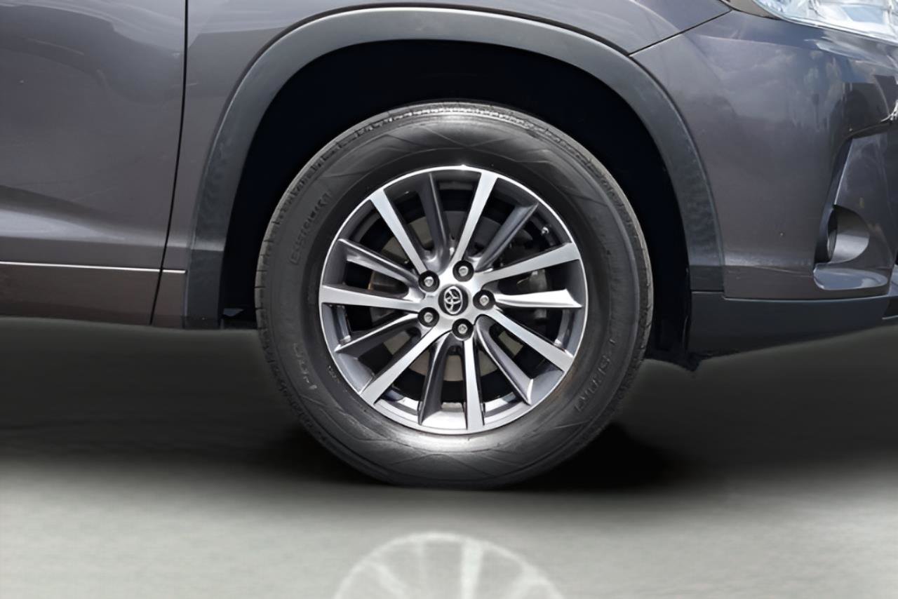 Used 2017 Toyota Highlander XLE FWD image 4