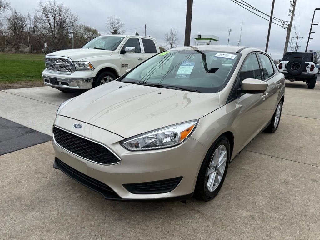 Certified 2018 Ford Focus SE FWD image 2