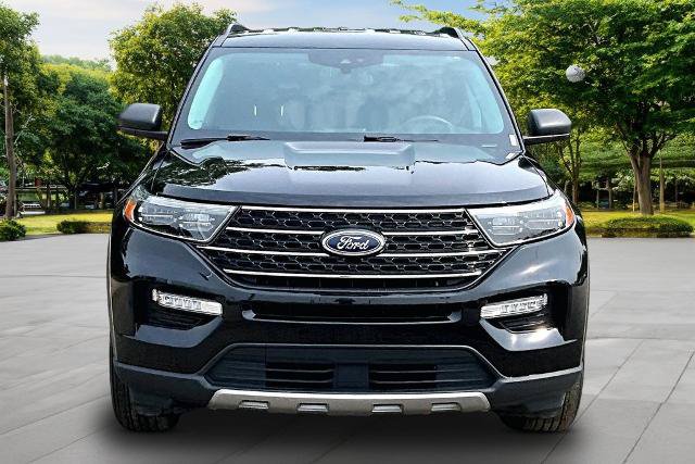 Certified 2024 Ford Explorer XLT w/ Equipment Group 202A AWD/4WD image 3