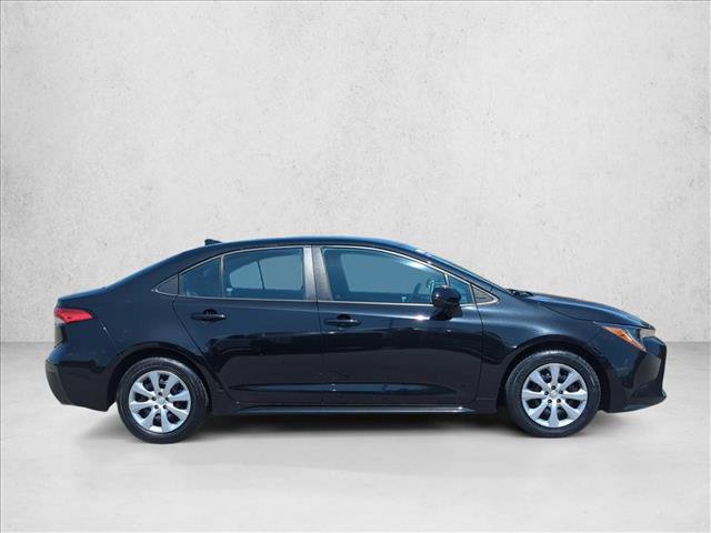 Used 2021 Toyota Corolla LE FWD image 2