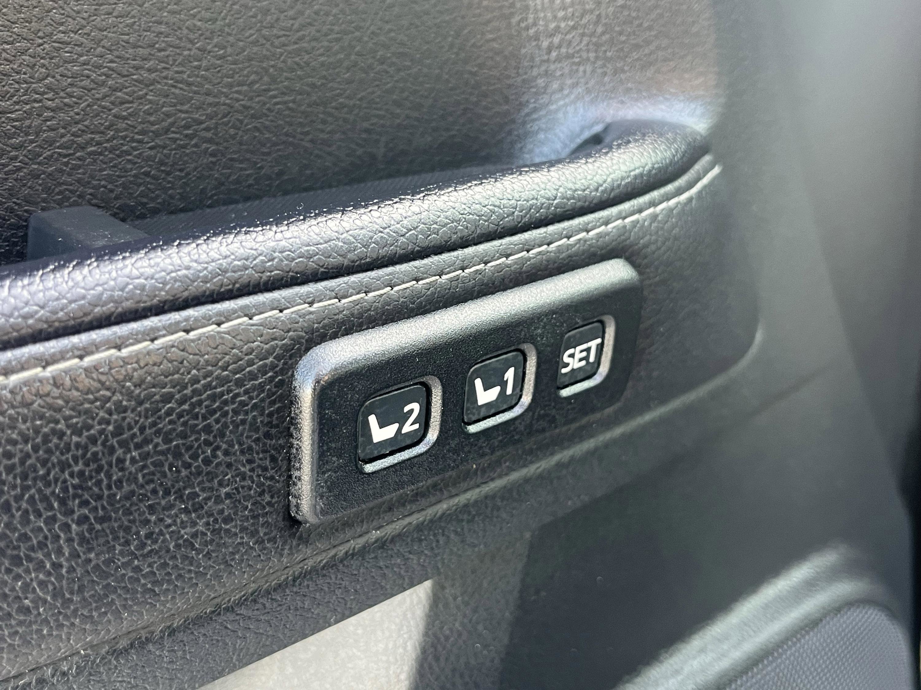 Used 2020 Toyota 4Runner Limited image 13