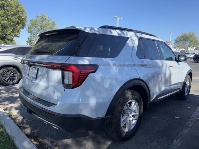 Certified 2025 Ford Explorer Active w/ Active Comfort Package image 3