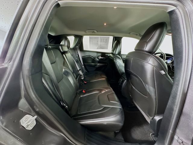 Used 2020 Jeep Cherokee Limited image 32