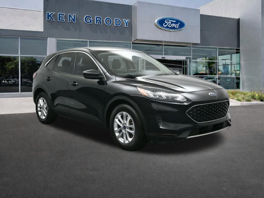 Certified 2022 Ford Escape SE
