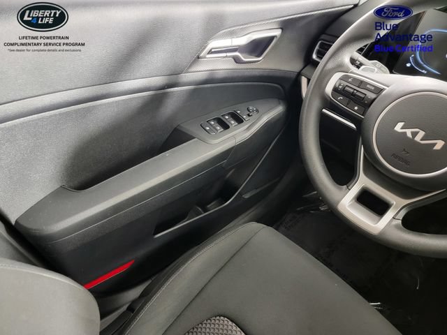 Used 2023 Kia Sportage LX FWD image 29