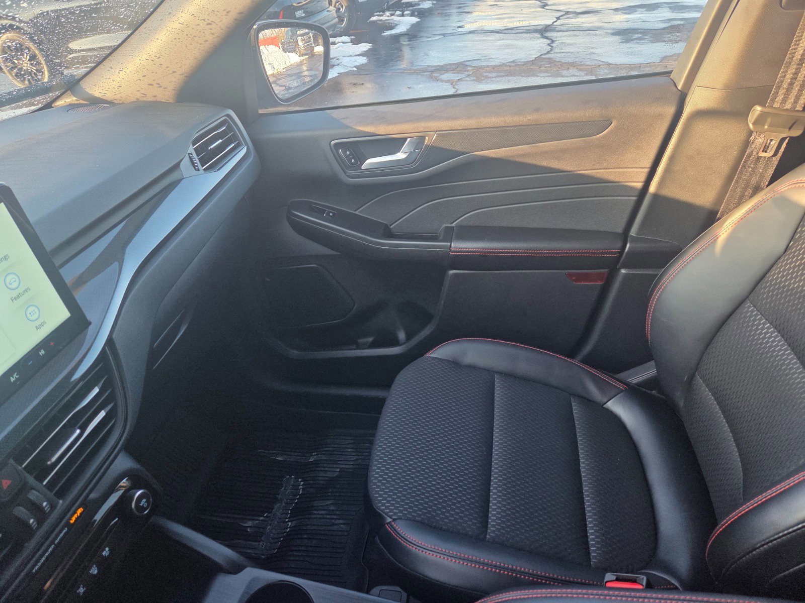 Certified 2025 Ford Escape ST-Line w/ Equipment Group 301A image 18