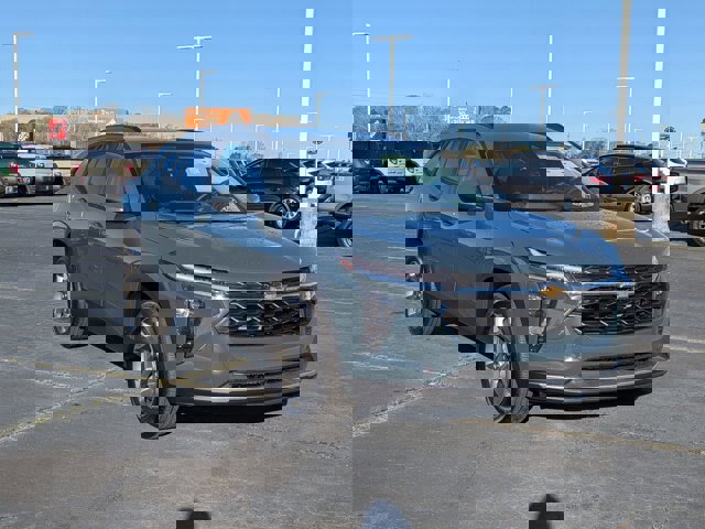 Used 2025 Chevrolet Trax LT w/ Driver Confidence Package image 8