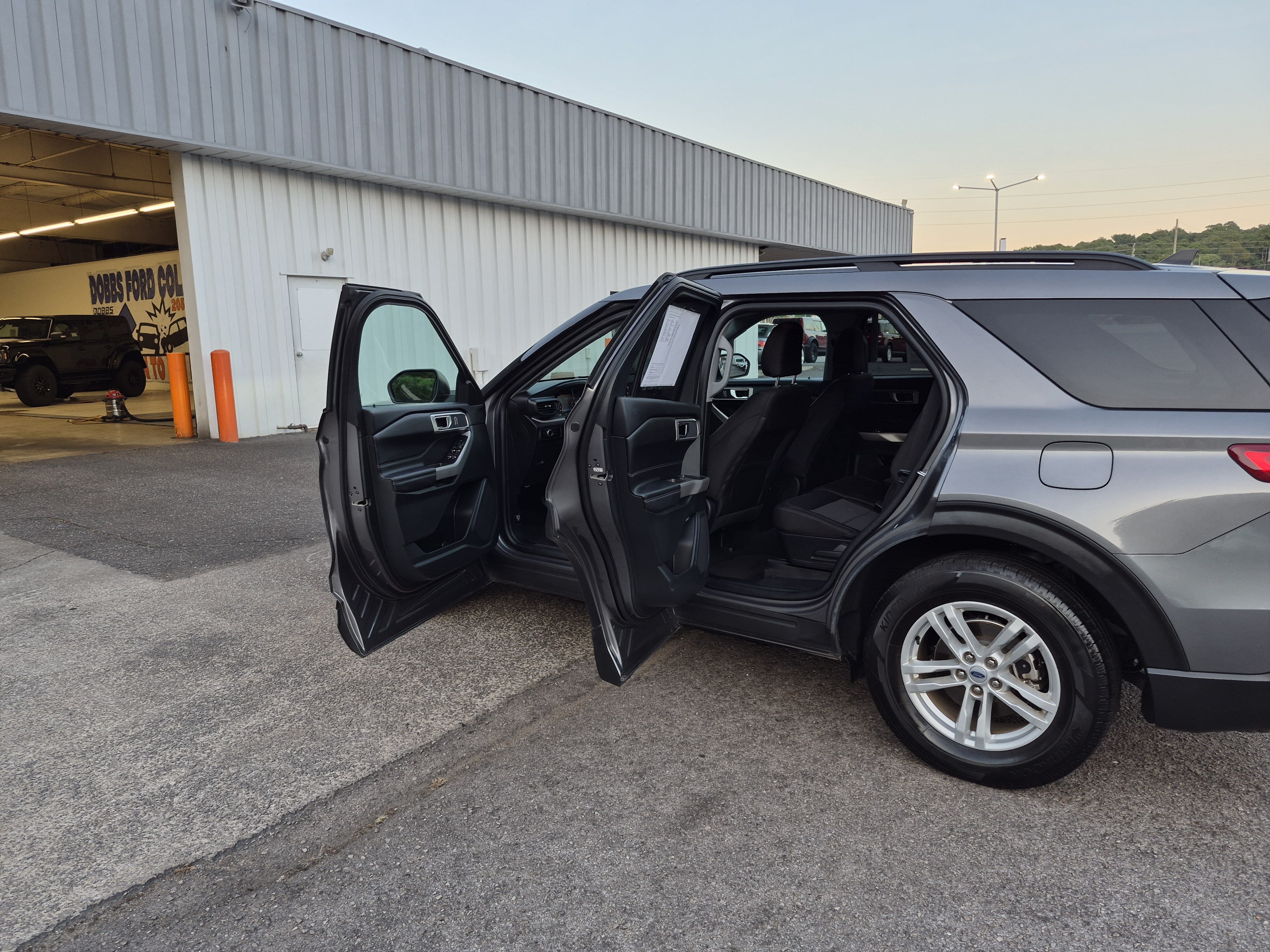 Certified 2024 Ford Explorer XLT RWD image 13