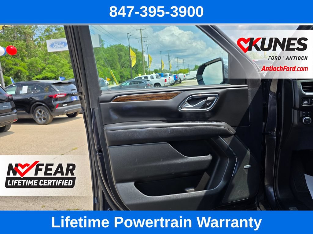 Used 2024 Chevrolet Suburban Premier AWD/4WD image 15