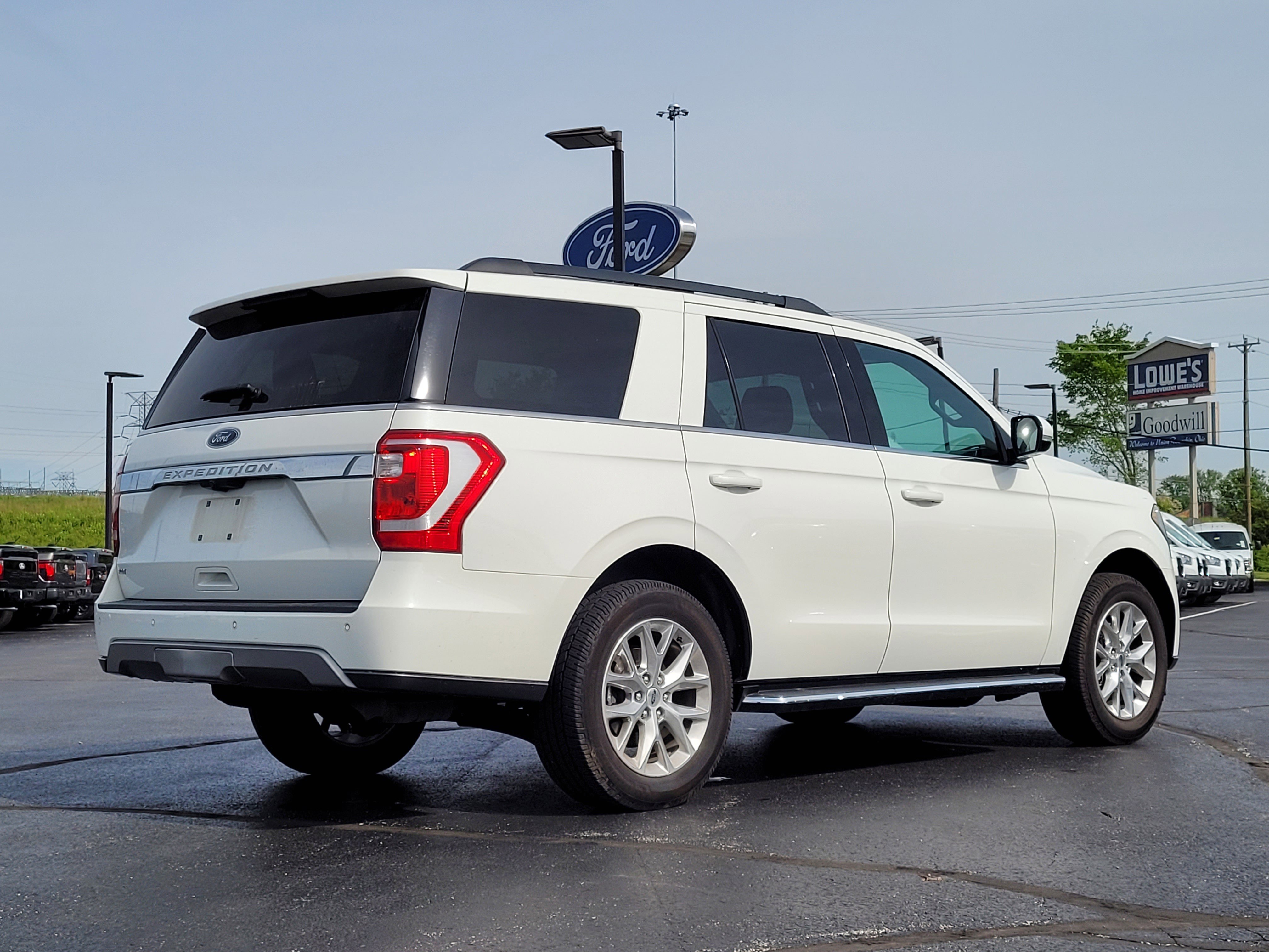 Certified 2021 Ford Expedition XLT AWD/4WD image 4
