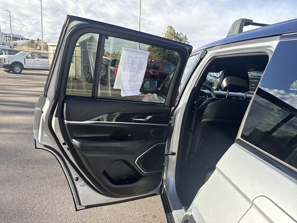 Used 2022 Jeep Grand Cherokee Trailhawk w/ Advanced Protech Group II image 19