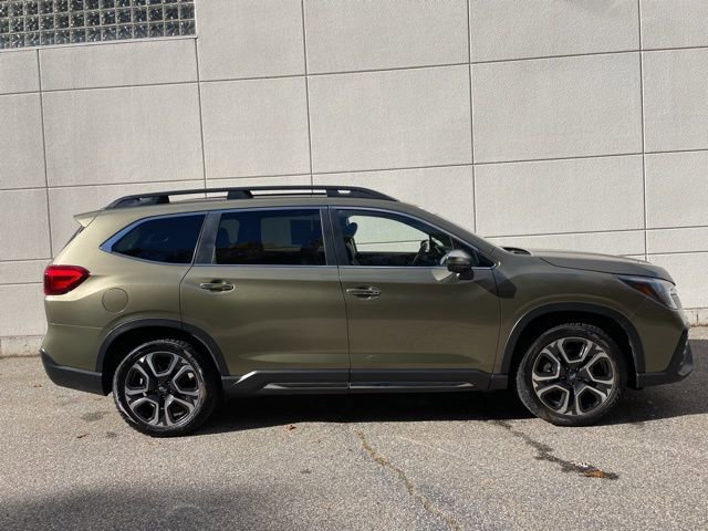 Used 2023 Subaru Ascent Touring image 2
